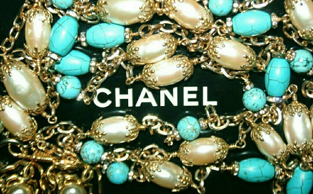 Vintage Chanel Turquoise Pearl Crystal Necklace